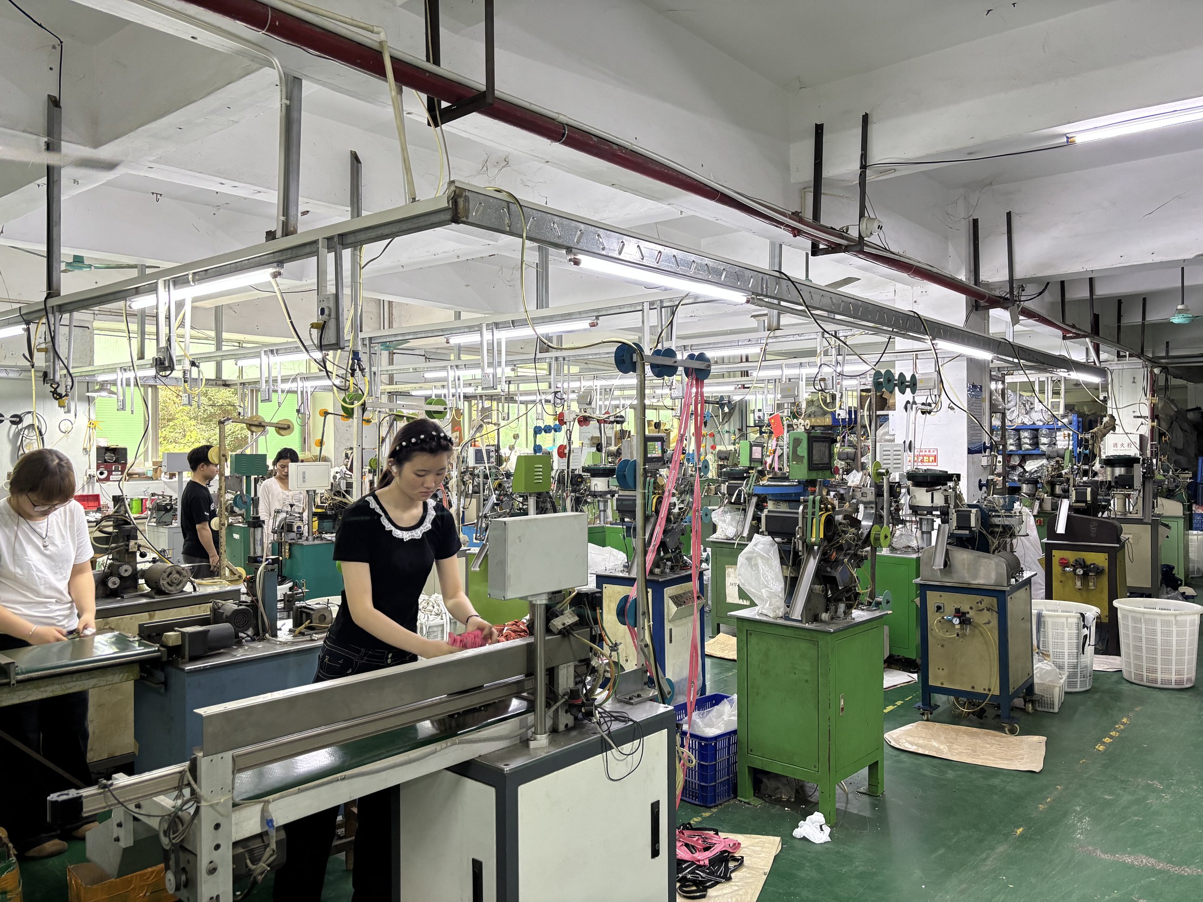 Active zipper production line