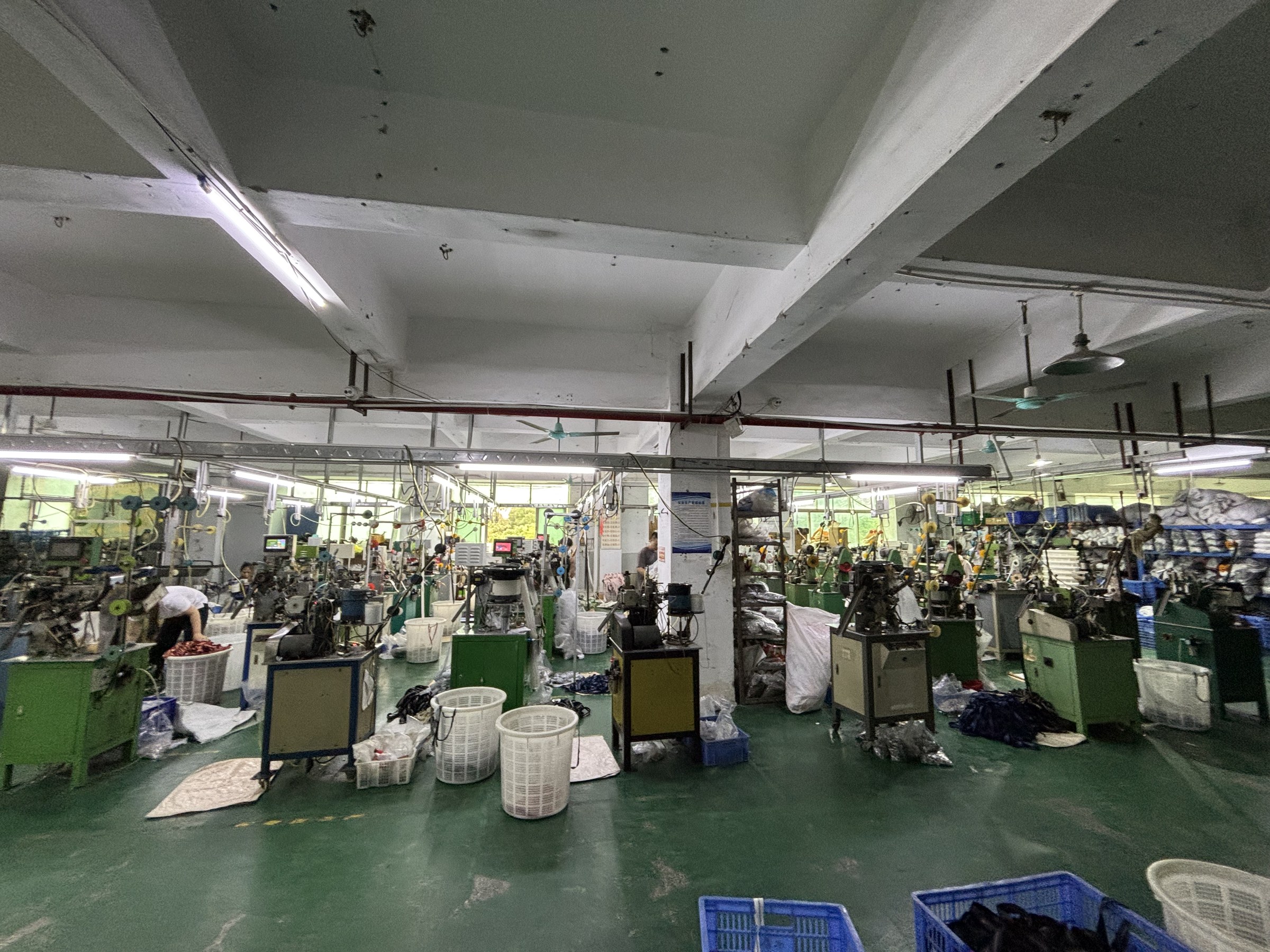 Jiesheng zipper production workshop